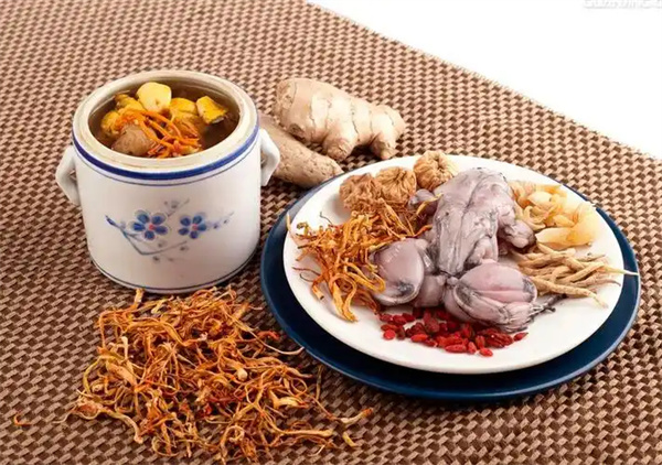 气血乃生命之根：中老年补血全攻略，男女皆需知的“黄金食材库”