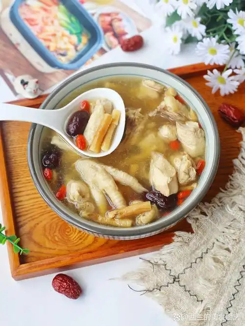 黄芪党参山药汤：一碗汤里的养生密码，解锁健康新活力