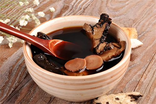 气血双补的宝藏汤饮——当归川芎红枣汤，喝出红润好气色！