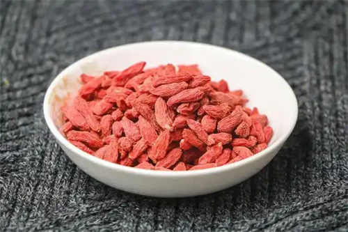 一味中药俗称“明眼子”，每天吃一点，眼睛越来越明亮