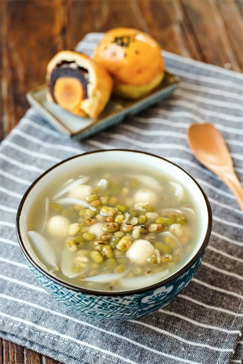 从立夏到三伏,别忘了要喝这碗汤——清热解暑,营养全面,舒服度过夏天~