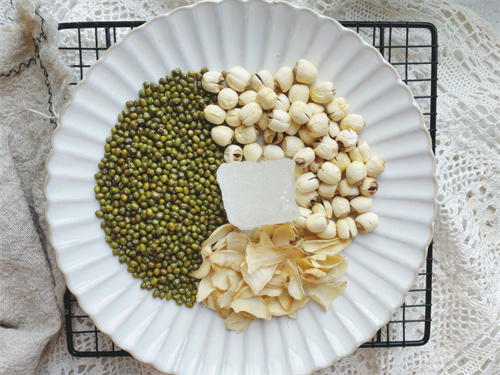 从立夏到三伏,别忘了要喝这碗汤——清热解暑,营养全面,舒服度过夏天~