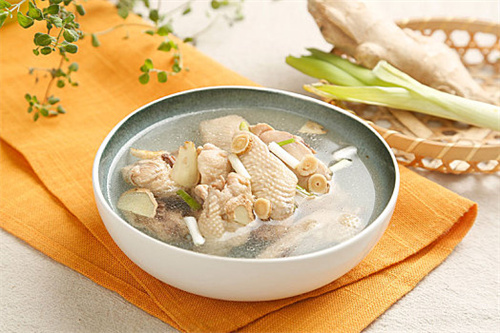 夏天总出汗?可能是身体阳气“漏风”了,两味药帮你补回来