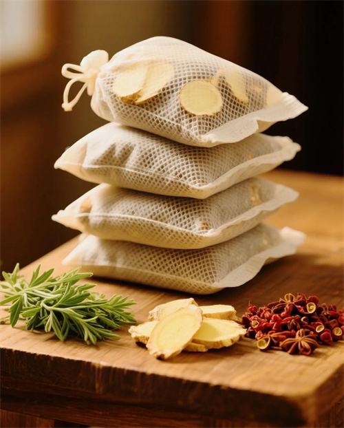 湿气越重越要泡——每天这样泡脚，寒湿不近身、血压有改善~