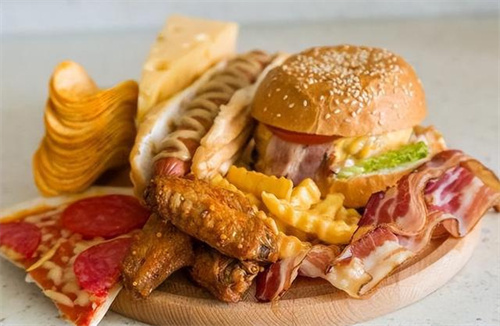 夏天尽量少吃这两类食物,越吃气血或越虚!