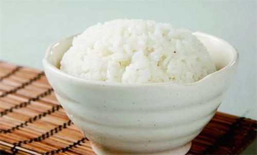 煮米饭时加点它，血管通了，气色好了，腰都细了！——厨房里的养生奇迹