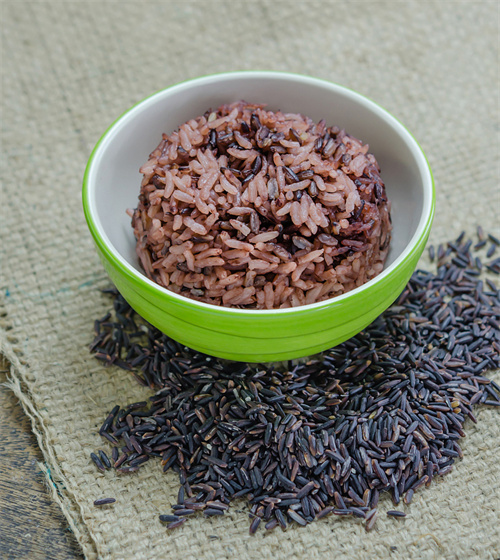 煮米饭时加点它，血管通了，气色好了，腰都细了！——厨房里的养生奇迹