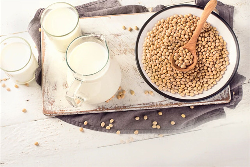 豆浆不是随便喝的!记住这些禁忌+对症搭配,50岁后喝对了,比吃保健品还管用