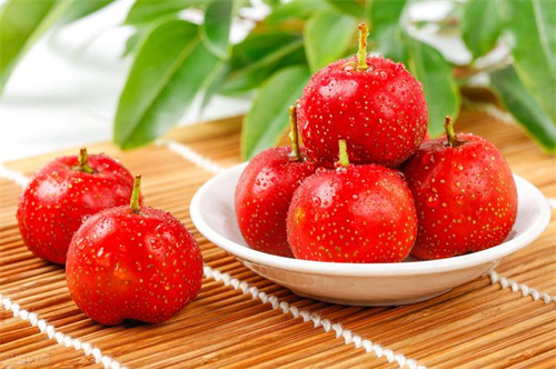 多吃1颗,结石可能增大1圈!这种“小红果”正大量上市,但越爱吃的人越要远离