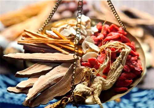 你脱的不是发，是精血！这一中成药，从根源补养，让脱发白发悄然隐退